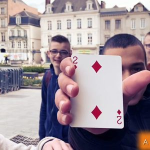 SPLIT-CARD (Red) by Mickael Chatelain  – Trick