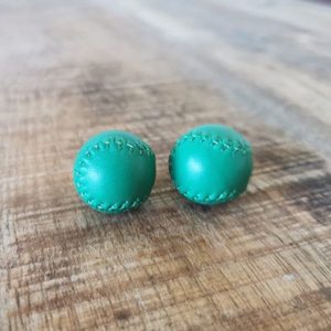Chop Cup Balls Green Leather (Set of 2) by Leo Smetsers – Trick