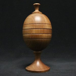 Deluxe Wooden Ball Vase (Merlins Premier Range) by Merlins Magic – Trick