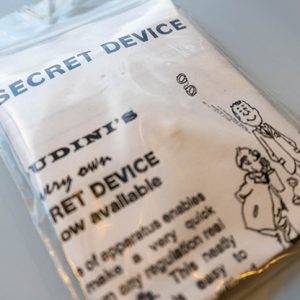 SECRET DEVICE by David De Val – Trick