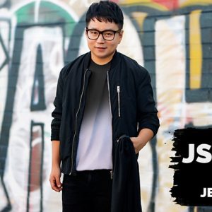 JSHIRT BLACK (Gimmicks and Online Instruction) by Jeki Yoo – Trick