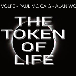 The Token of Life (Gimmicks and Online Instructions) by Luca Volpe, Paul McCaig and Alan Wong – Trick