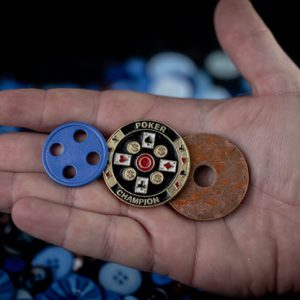 BRASS BUTTONS (Gimmicks and Online Instruction) by Matthew Wright – Trick