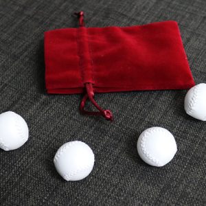 Set of 4 Leather Balls for Cups and Balls (White and White) by Leo Smetsers – Trick