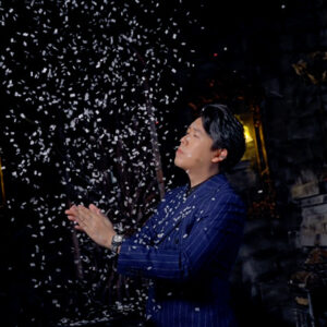 Invisible Snow by Bond Lee and MS Magic