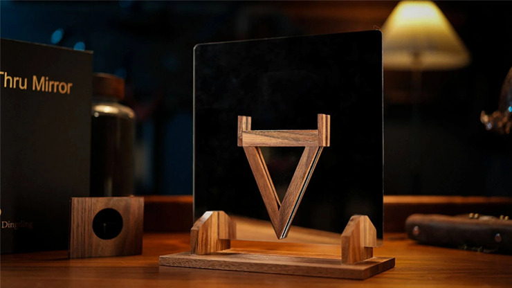 Anything Thru Mirror by Dingding & TCC Magic - Imagen 2